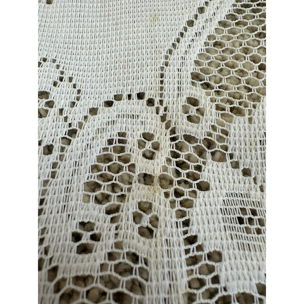 Vintage White Floral Flat Lace Valance On Bolt With Scalloped Edge 12